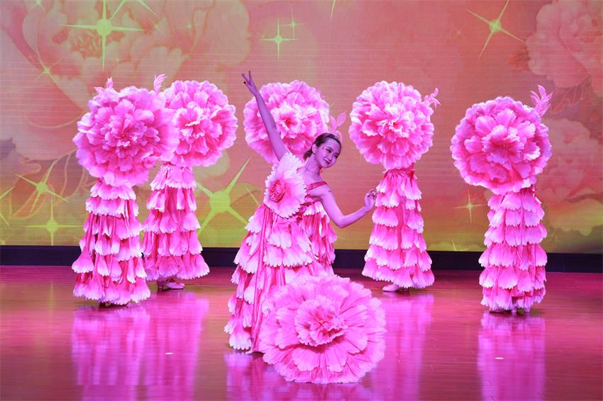 滚球线上平台,滚球（中国）2019年度工作动员大会---舞蹈《花开树恩》
